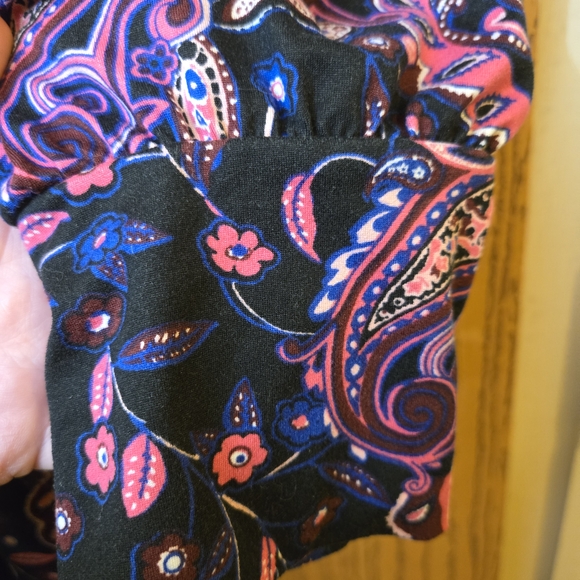 Paisley Print Women's Top in Black and Pink - Picture 4 of 6